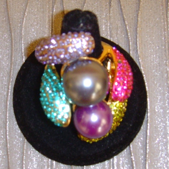 Multi-Colored Rhinestone and Faux Pear Cocktail Ring 5. 1/2 - Picture 7 of 14
